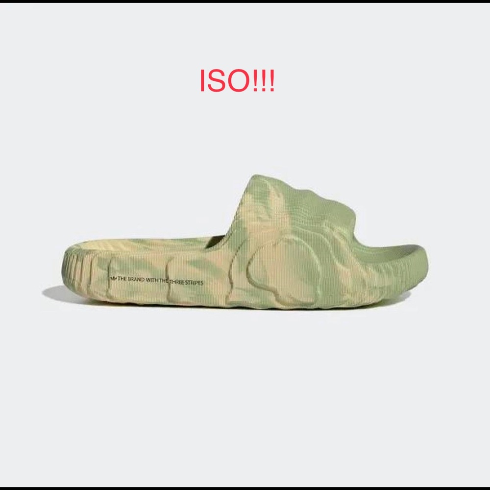 ISO ADIDAS ADILETTE 22 size 9 or 10 any color